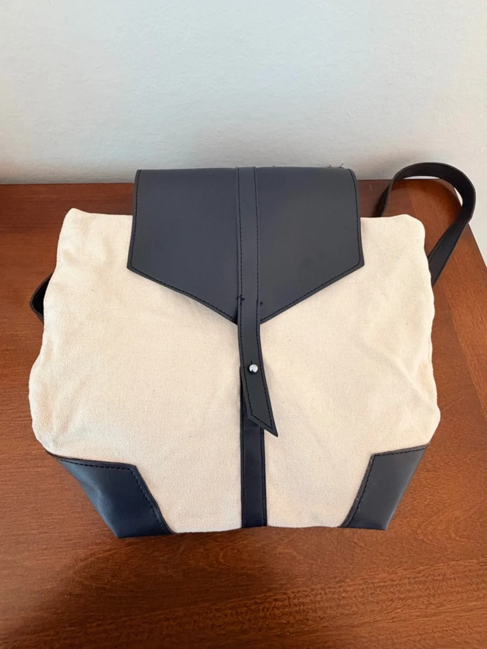 1 bum bag lululemon Everywhere Belt 1L (True Navy) office leather backpack Exterior zippered pocket to static.qns.digital/img/p/2/5/8/2/6/8/0/2582680.jpg Color:Clear / Black